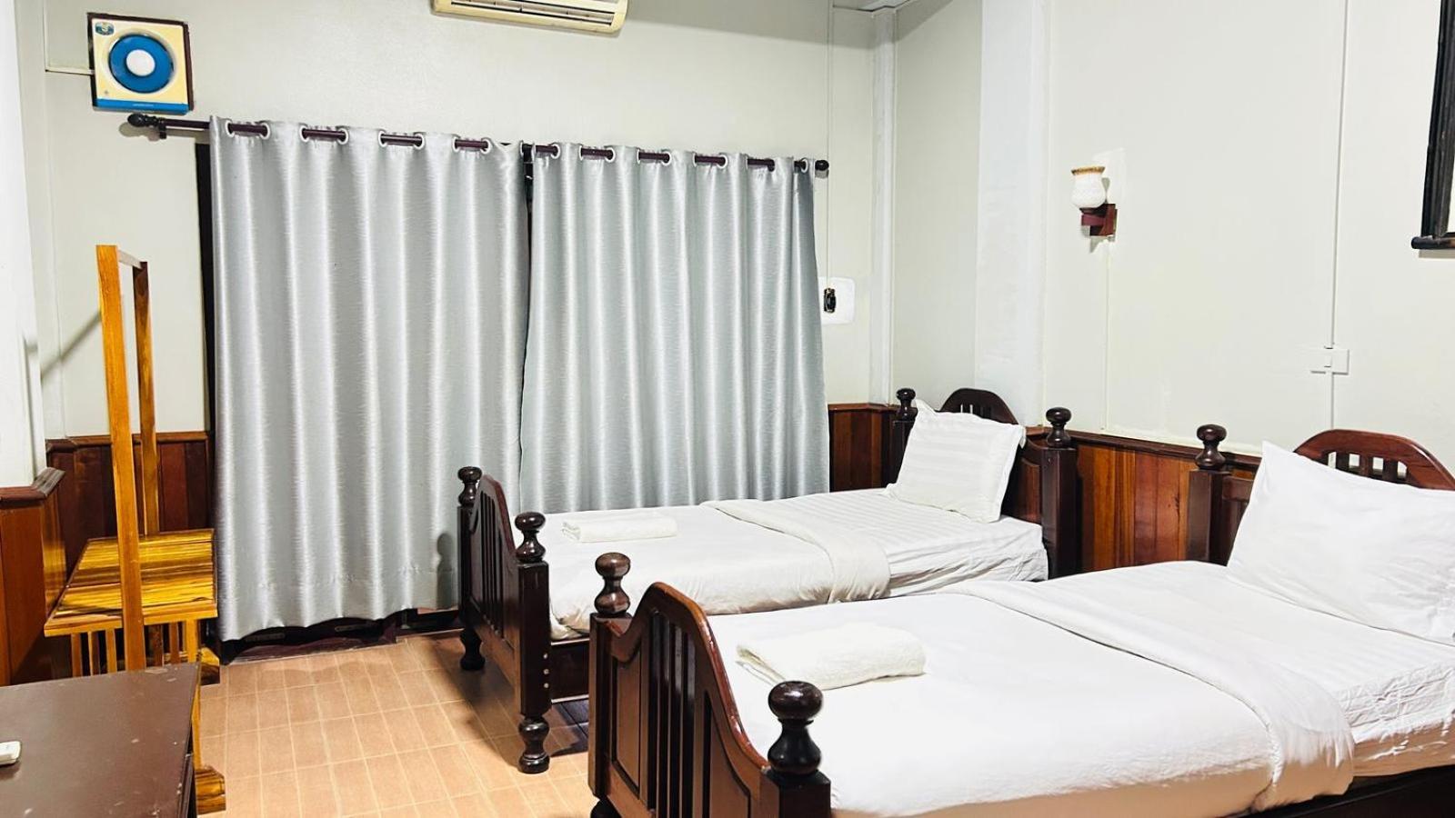 Domon Riverside Hotel Ванг-Виенг Экстерьер фото